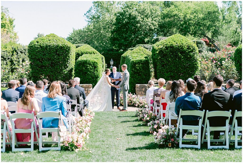 Outside wedding ceremony at the Dallas Arboretum
